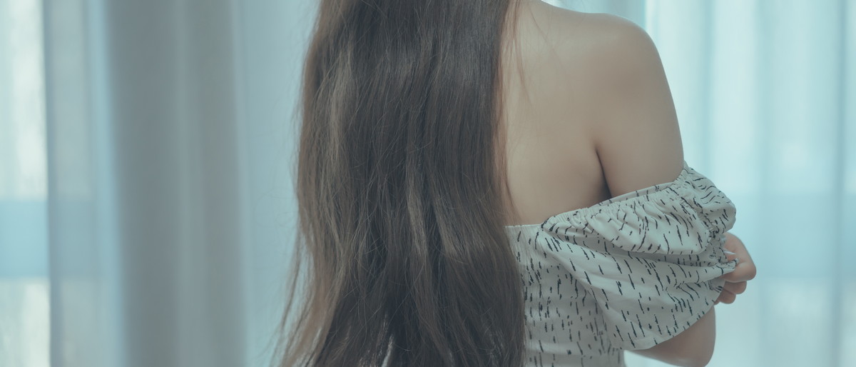 Xgyw.Net_网络美女杏仁曲奇反差表姐主题沙发上脱牛仔短裤露性感白色三点式内衣诱惑写真102P