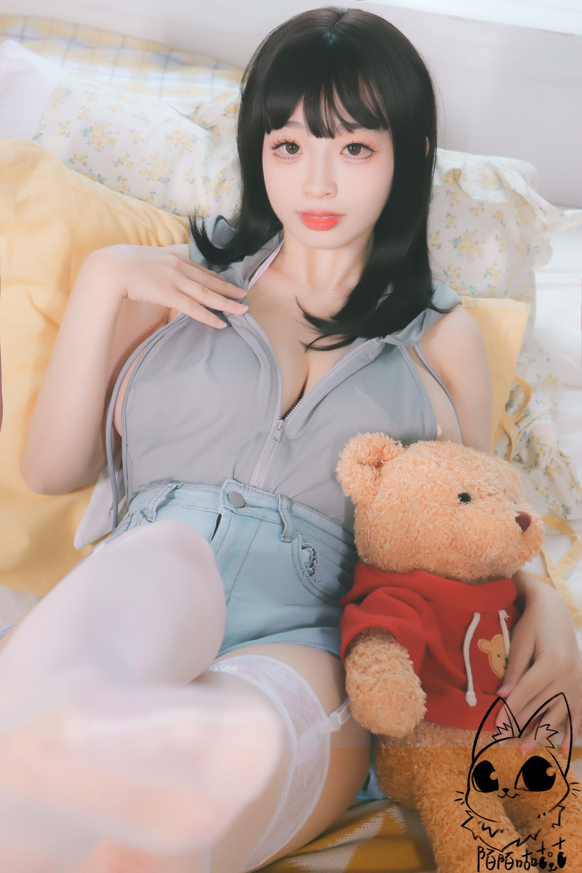 Xgyw.Net_网络美女韶陌陌兔子主题私房性感灰色真空上衣配白色蕾丝袜秀豪乳翘臀诱惑写真30P