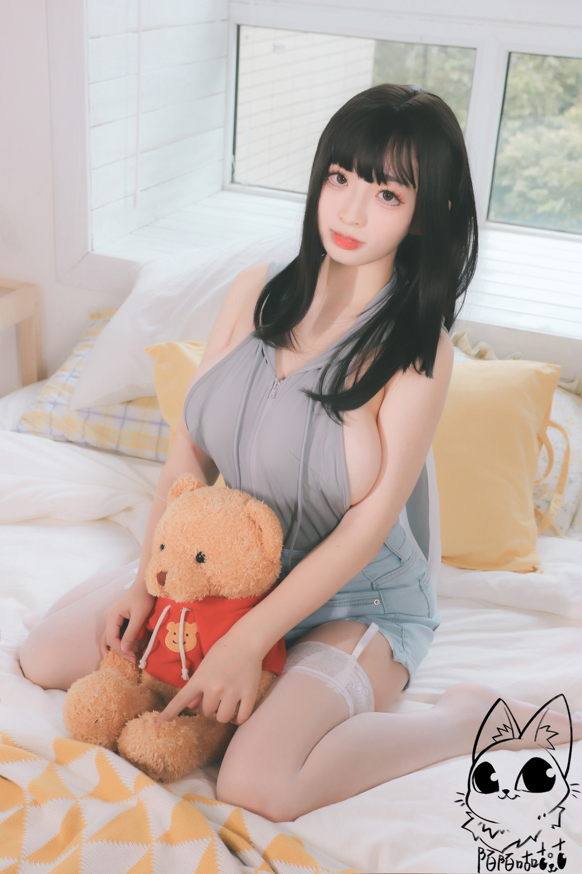 Xgyw.Net_网络美女韶陌陌兔子主题私房性感灰色真空上衣配白色蕾丝袜秀豪乳翘臀诱惑写真30P