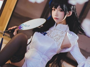 网络青春美女Coser衣衣95玉玲珑主题私人性感白色中式服饰配黑色蕾丝吊袜骚扰写真50P