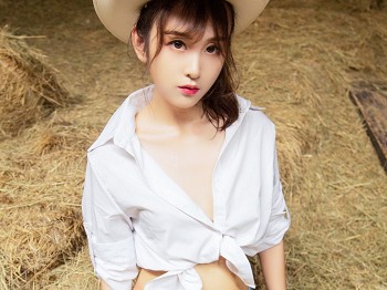 网络青春美女夜兔草房子主题户外草堆中性感白色上衣配牛仔短裤秀白皙肌肤迷人写真41P