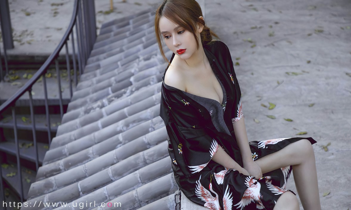 Xgyw.Net_[Ugirls爱尤物]No.2529_模特Coral私房性感多套服饰系列秀曼妙身姿迷人诱惑写真35P