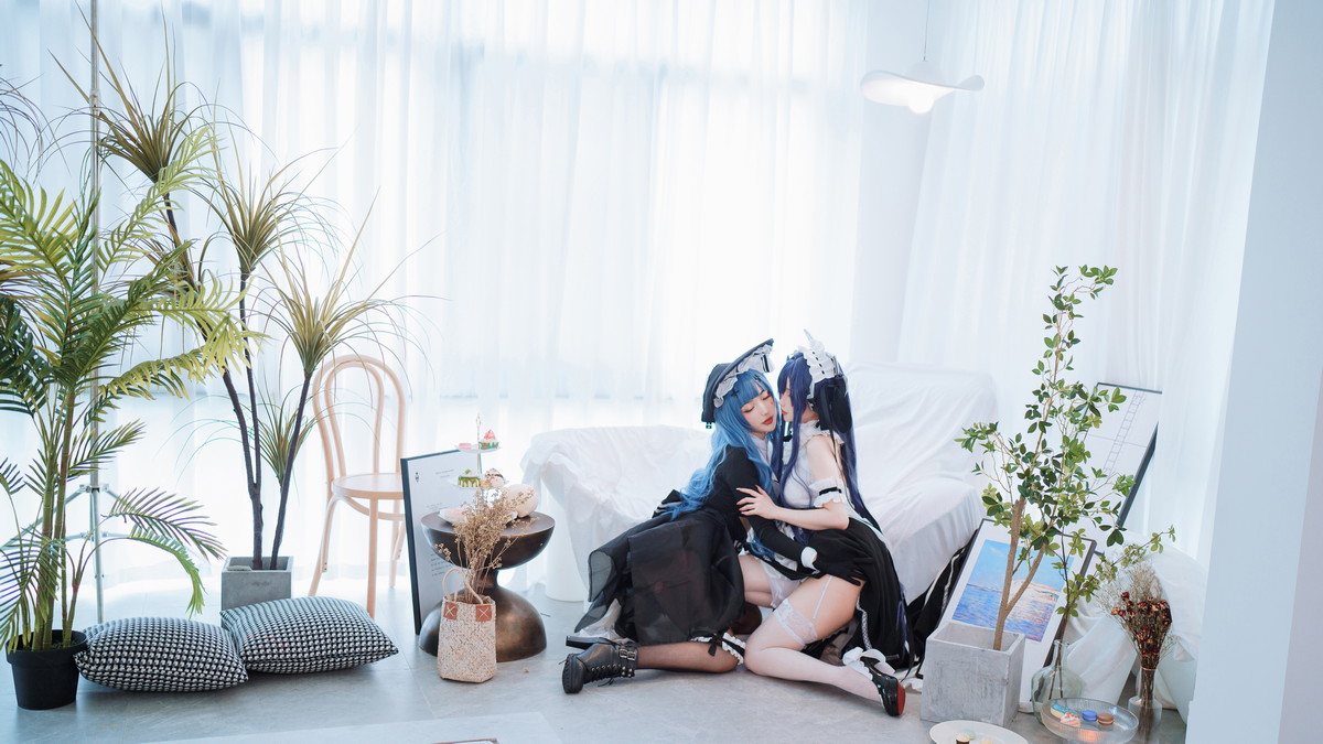 Xgyw.Net_网络美女rioko凉凉子奥古斯特女仆装主题性感白色女仆装配白丝吊袜诱惑写真40P