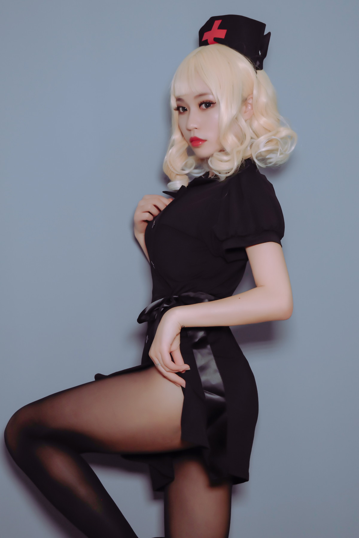 Xgyw.Net_网络美女白易子教主明信片主题黑色系护士服 清爽学生制服秀完美身材诱惑写真56P