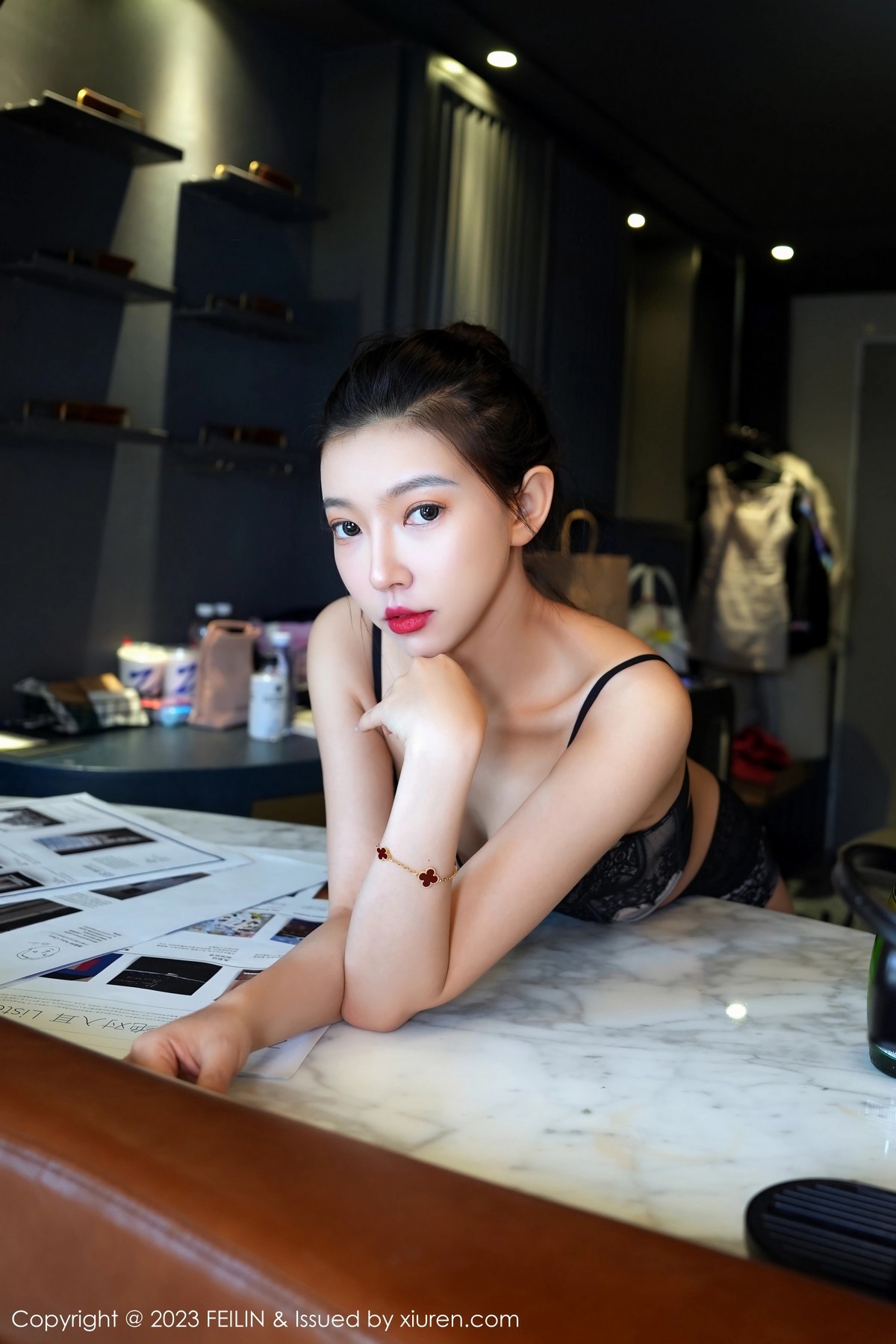 Xgyw.Net_[FeiLin嗲囡囡]VOL.465_女神冯木木LRIS性感黑色情趣内衣配黑丝吊袜秀完美身材诱惑写真92P