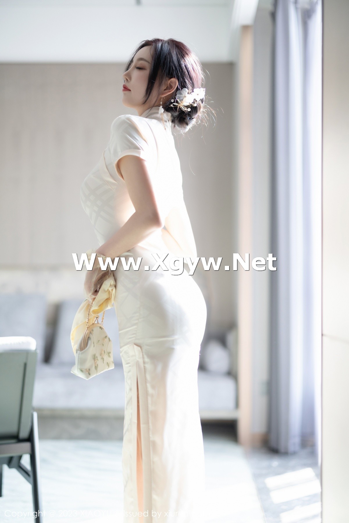 Xgyw.Net_[XiaoYu画语界]Vol.978_女神杨晨晨Yome性感白色典雅旗袍配白丝袜秀丰腴身材诱惑写真85P