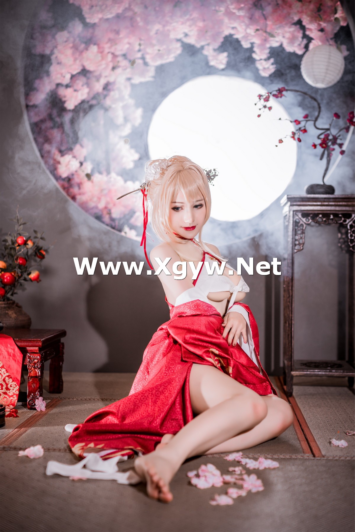Xgyw.Net_网络美女木之本果花容主题性感蓝色旗袍装 白色情趣内衣秀惹火身材诱惑写真77P