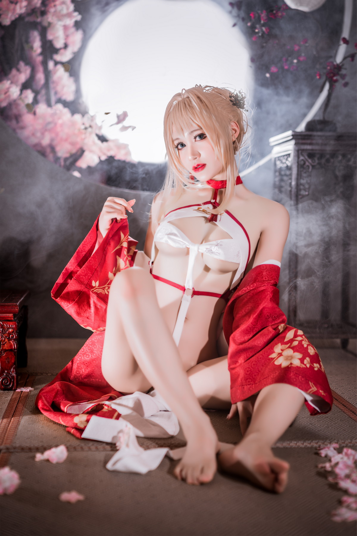Xgyw.Net_网络美女木之本果花容主题性感蓝色旗袍装 白色情趣内衣秀惹火身材诱惑写真77P