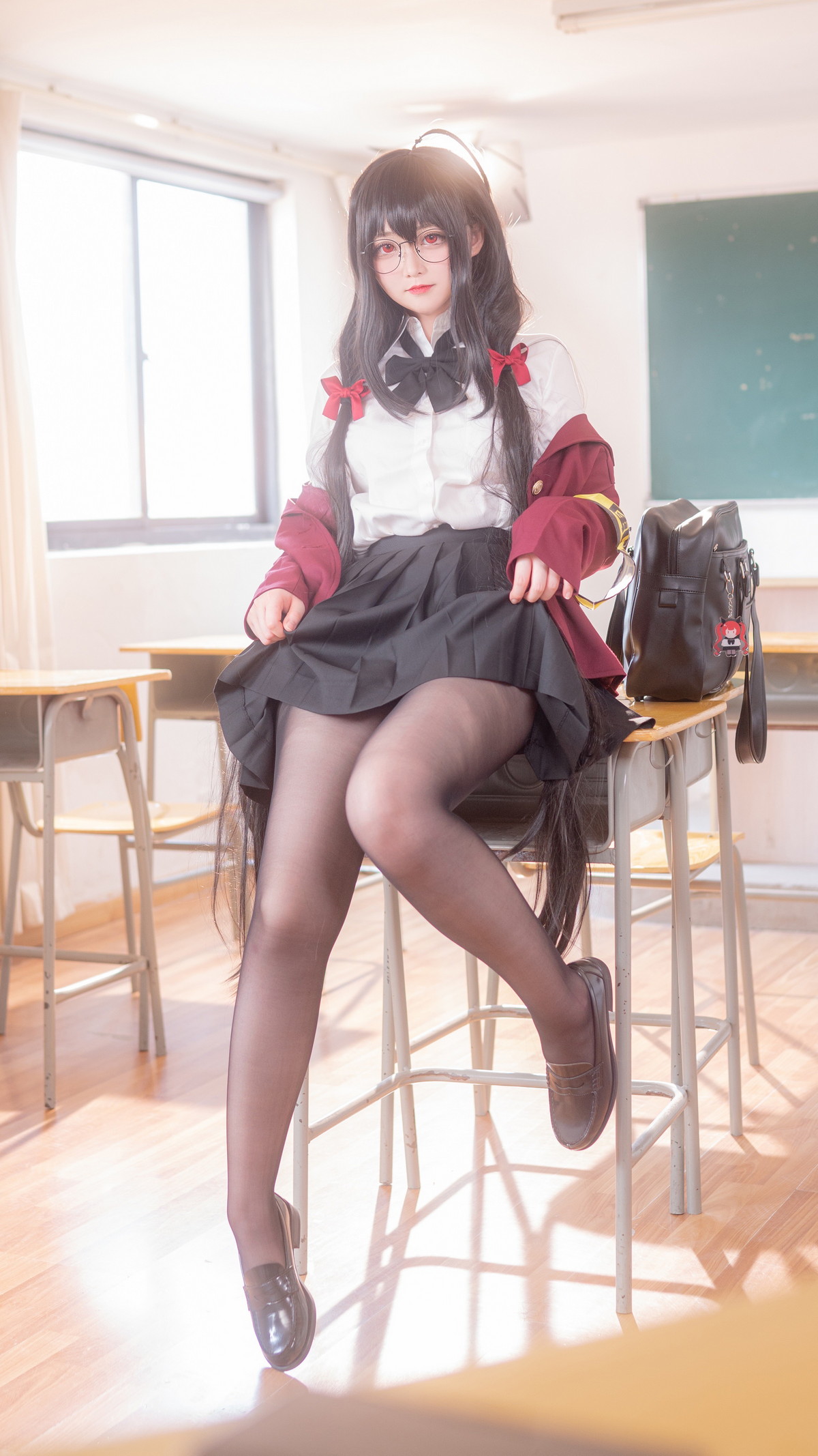 Xgyw.Net_Coser妹子Sayako_今年4岁大凤JK主题性感黑色短裙下超薄黑丝秀美腿诱惑写真50P