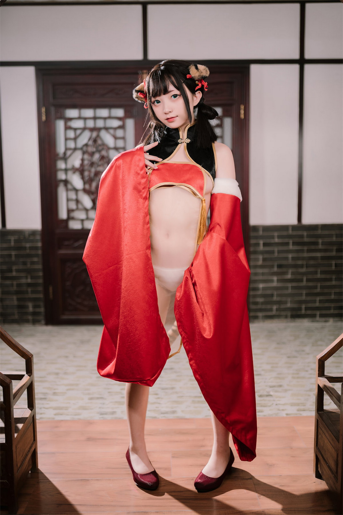 Xgyw.Net_网络美女花铃虎团团主题性感红黑色旗袍服饰露白嫩肌肤秀完美身材诱惑写真84P