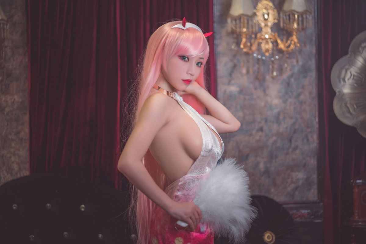 Xgyw.Net_网络美女白易子教主明信片主题黑色系护士服 清爽学生制服秀完美身材诱惑写真56P