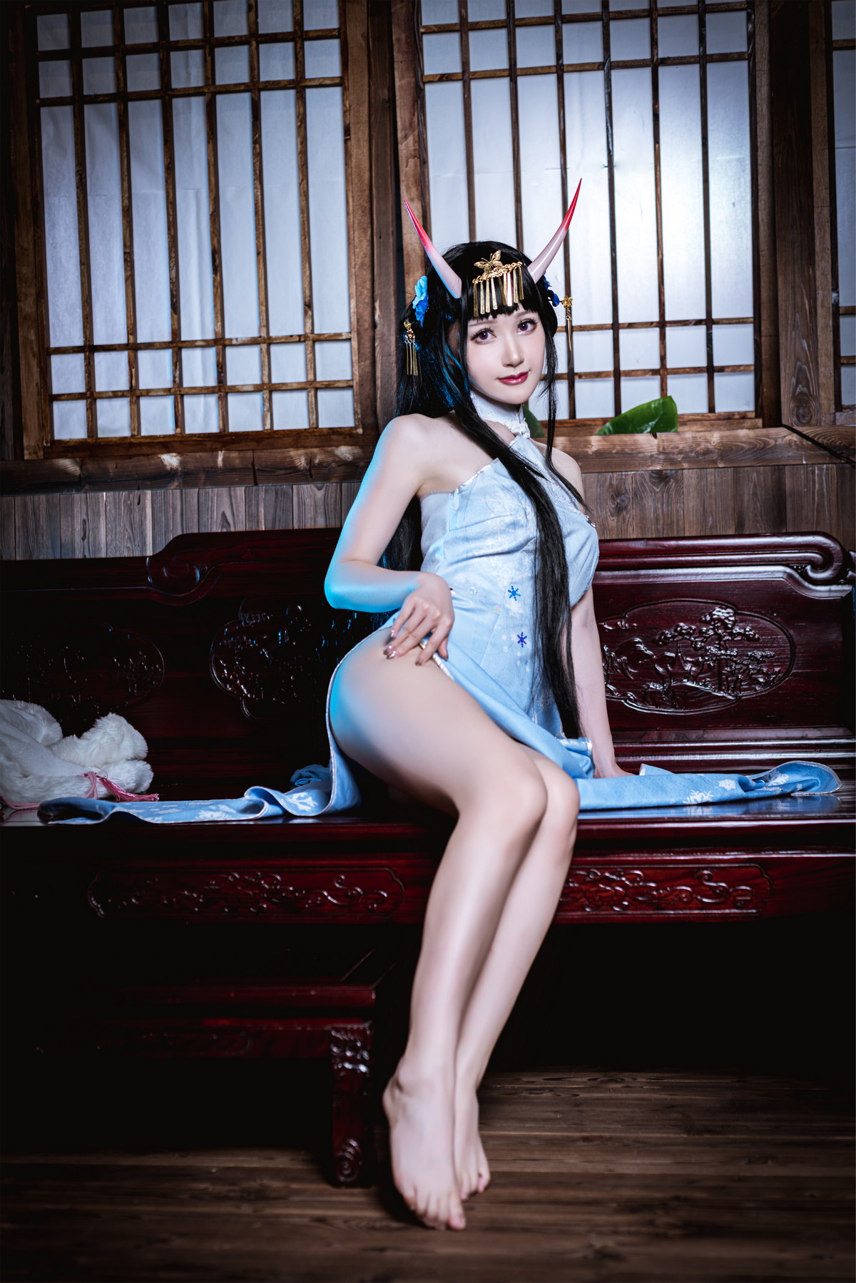 Xgyw.Net_网络美女木之本果花容主题性感蓝色旗袍装 白色情趣内衣秀惹火身材诱惑写真77P
