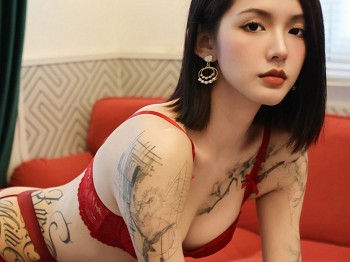 XiuRen第6356期_车模乔一一私人半脱露性感红色蕾丝内衣配黑色丝袜吊袜完美骚扰写真89P