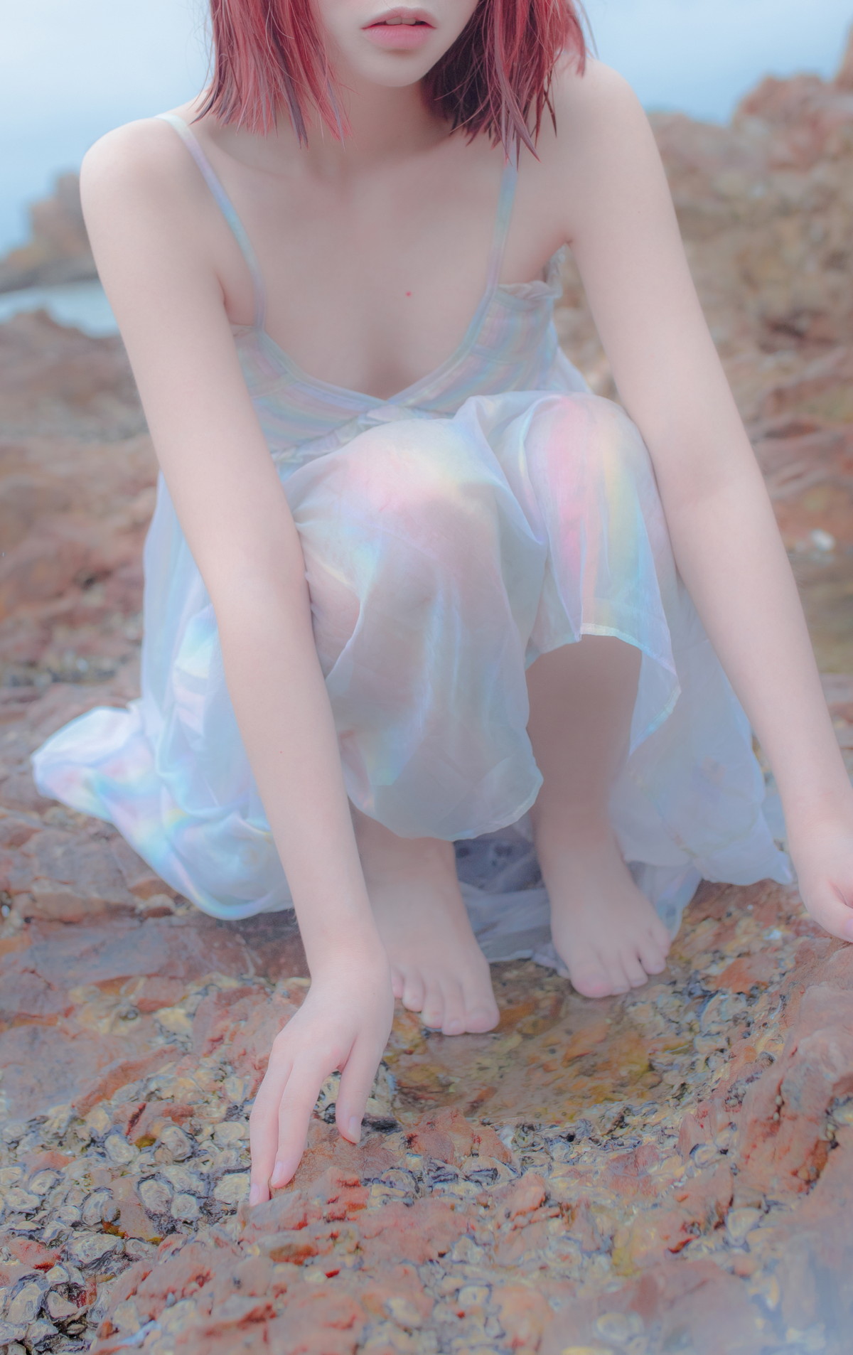 Xgyw.Net_网络美女疯猫ss思绪之礁石人鱼主题海边彩色薄纱吊裙湿身秀完美身材诱惑写真30P