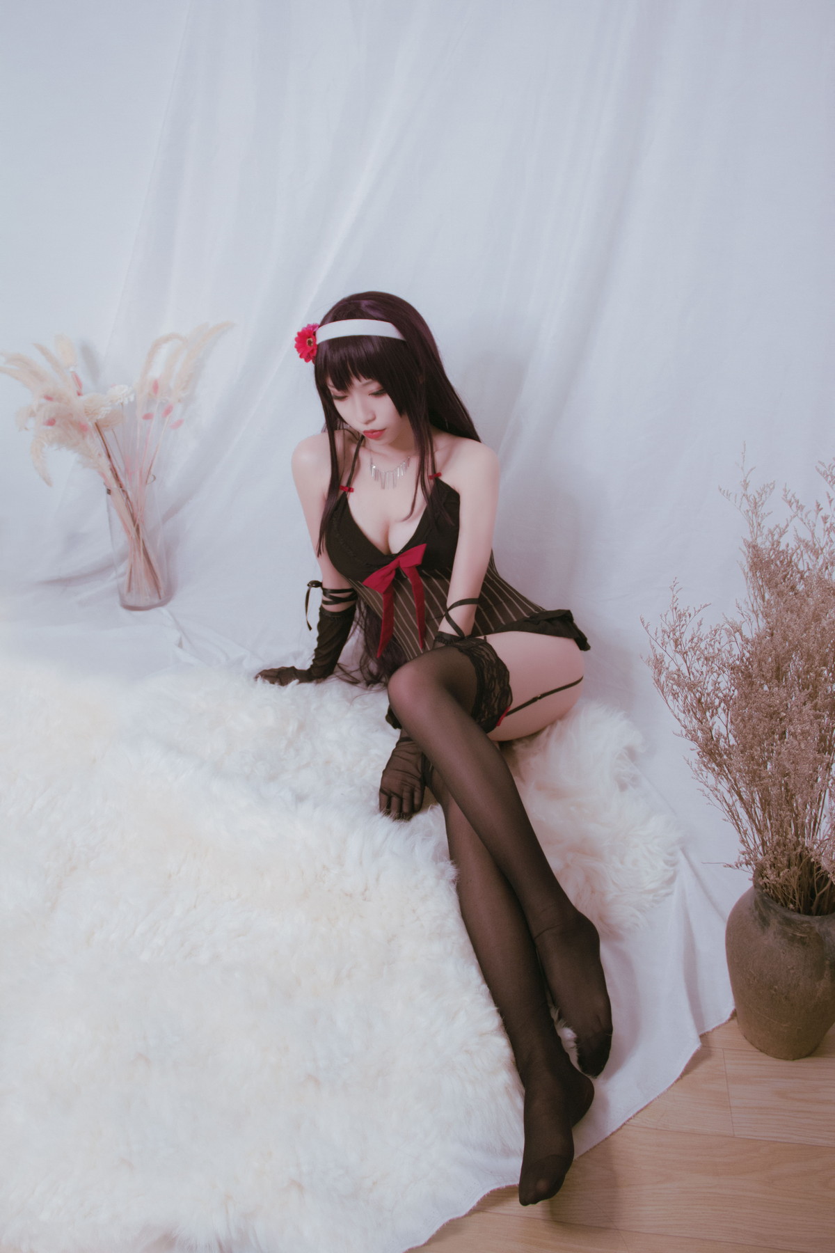 Xgyw.Net_网络美女白易子教主明信片主题黑色系护士服 清爽学生制服秀完美身材诱惑写真56P