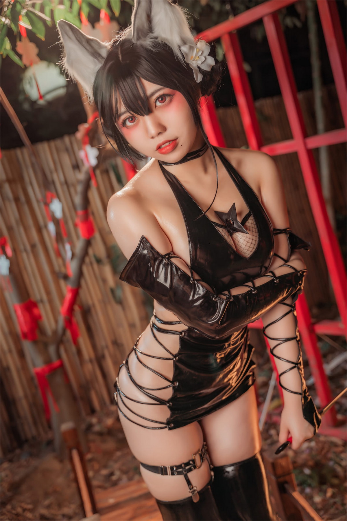 Xgyw.Net_网络美女啊日日_Ganlory忍者喵喵主题性感黑色皮质连衣短裙秀翘臀美腿诱惑写真56P