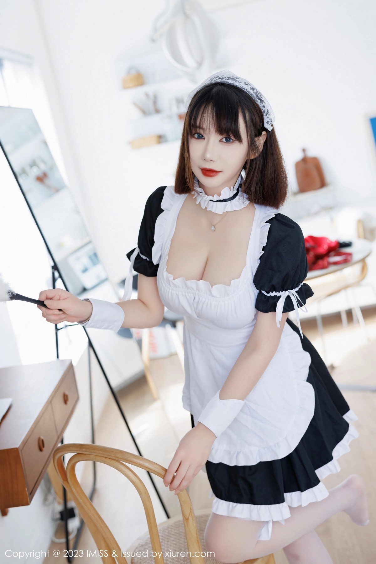 Xgyw.Net_[IMISS爱蜜社]Vol.720_模特Evon陈赞之黑白女仆装露性感黑色内衣秀凹凸身材诱惑写真39P