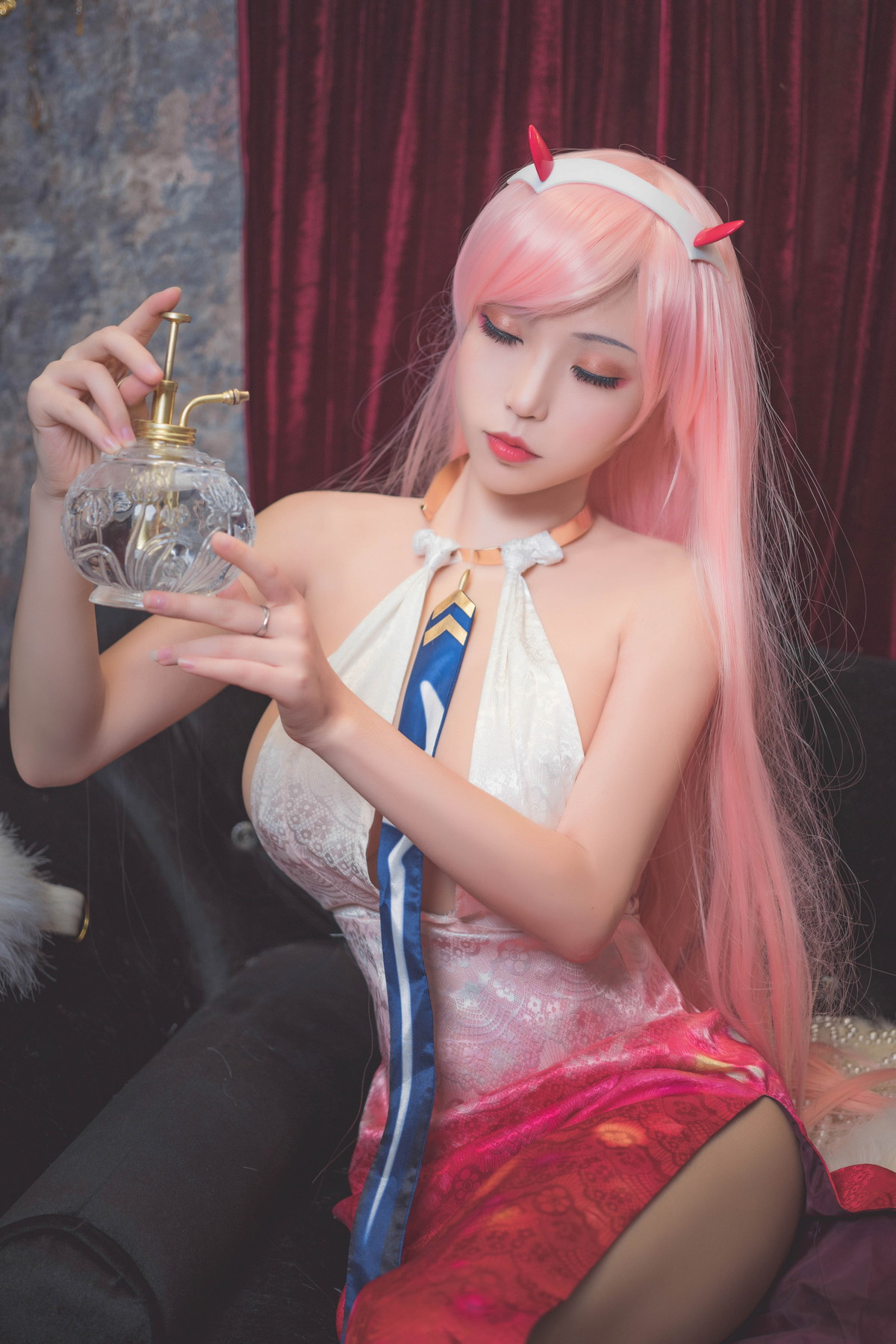 Xgyw.Net_网络美女白易子教主明信片主题黑色系护士服 清爽学生制服秀完美身材诱惑写真56P