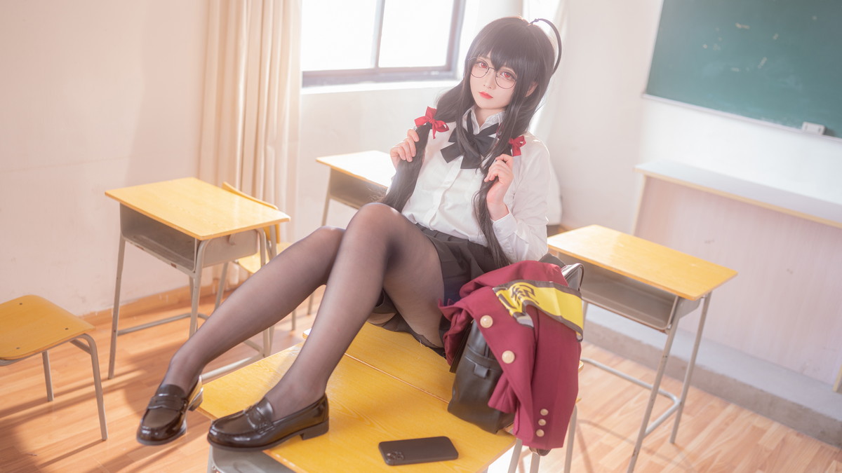 Xgyw.Net_Coser妹子Sayako_今年4岁大凤JK主题性感黑色短裙下超薄黑丝秀美腿诱惑写真50P