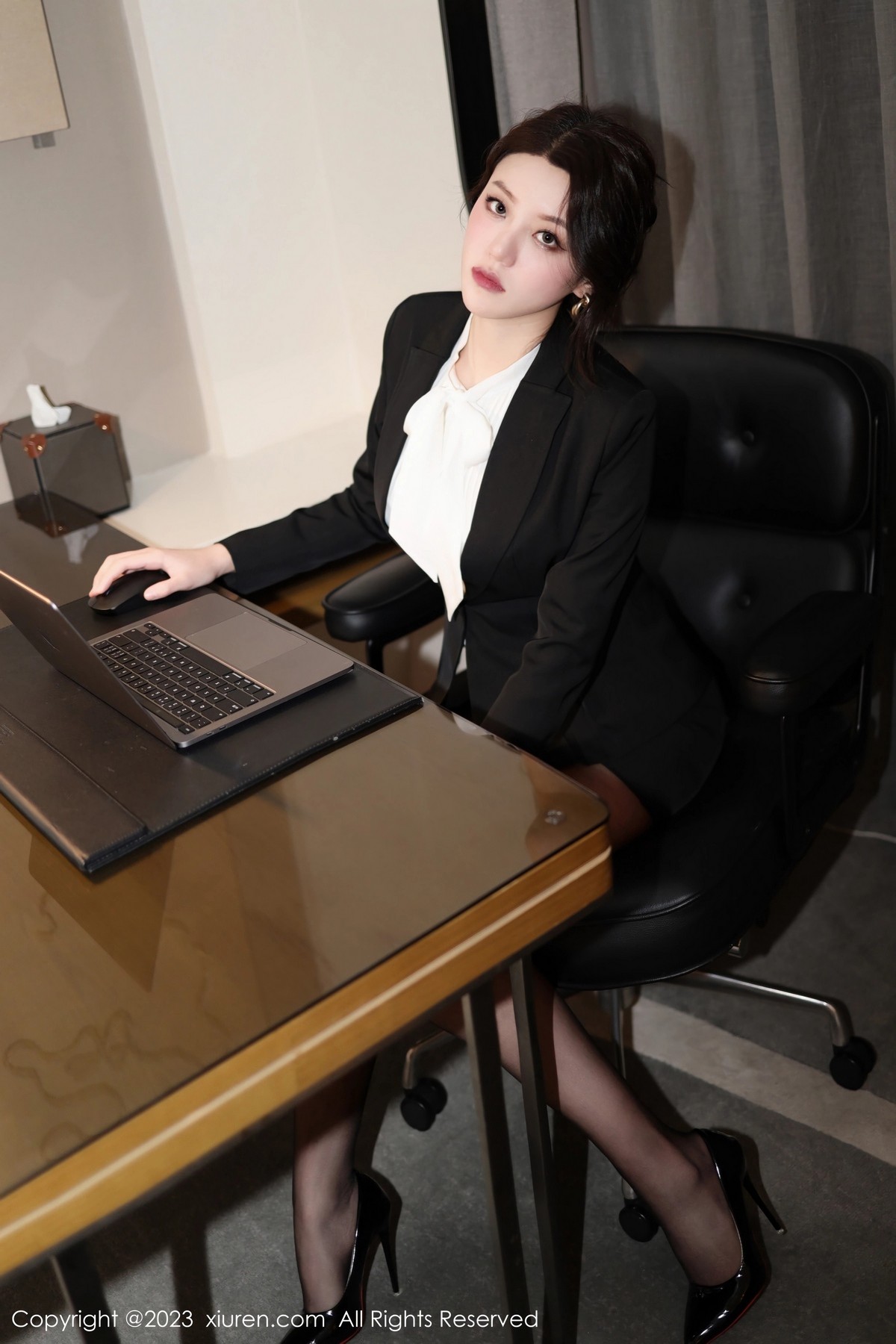 Xgyw.Net_XiuRen第6342期_模特米娜MnaL性感白T配开档黑丝情趣捆绑秀惹火身材诱惑写真95P