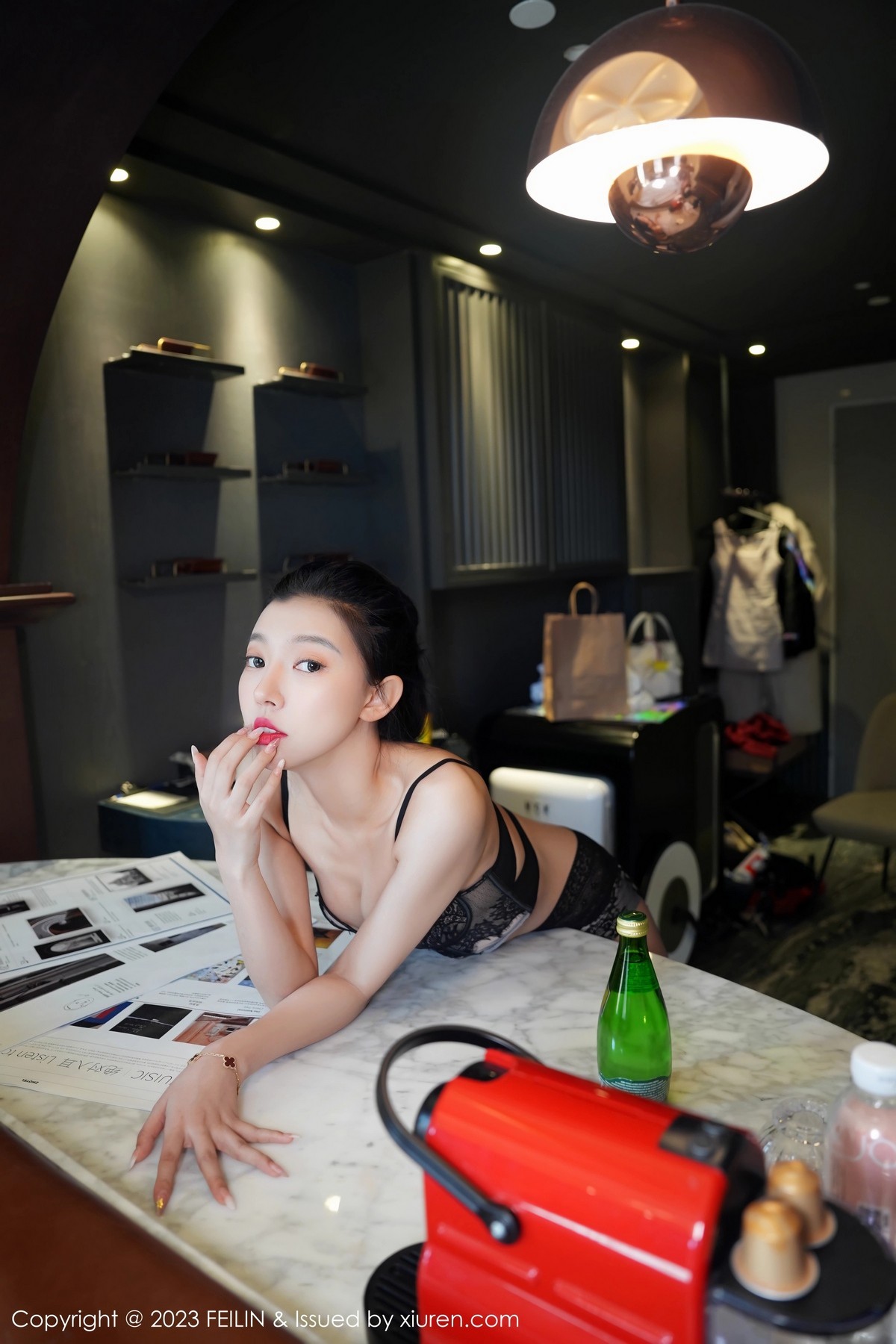 Xgyw.Net_[FeiLin嗲囡囡]VOL.465_女神冯木木LRIS性感黑色情趣内衣配黑丝吊袜秀完美身材诱惑写真92P