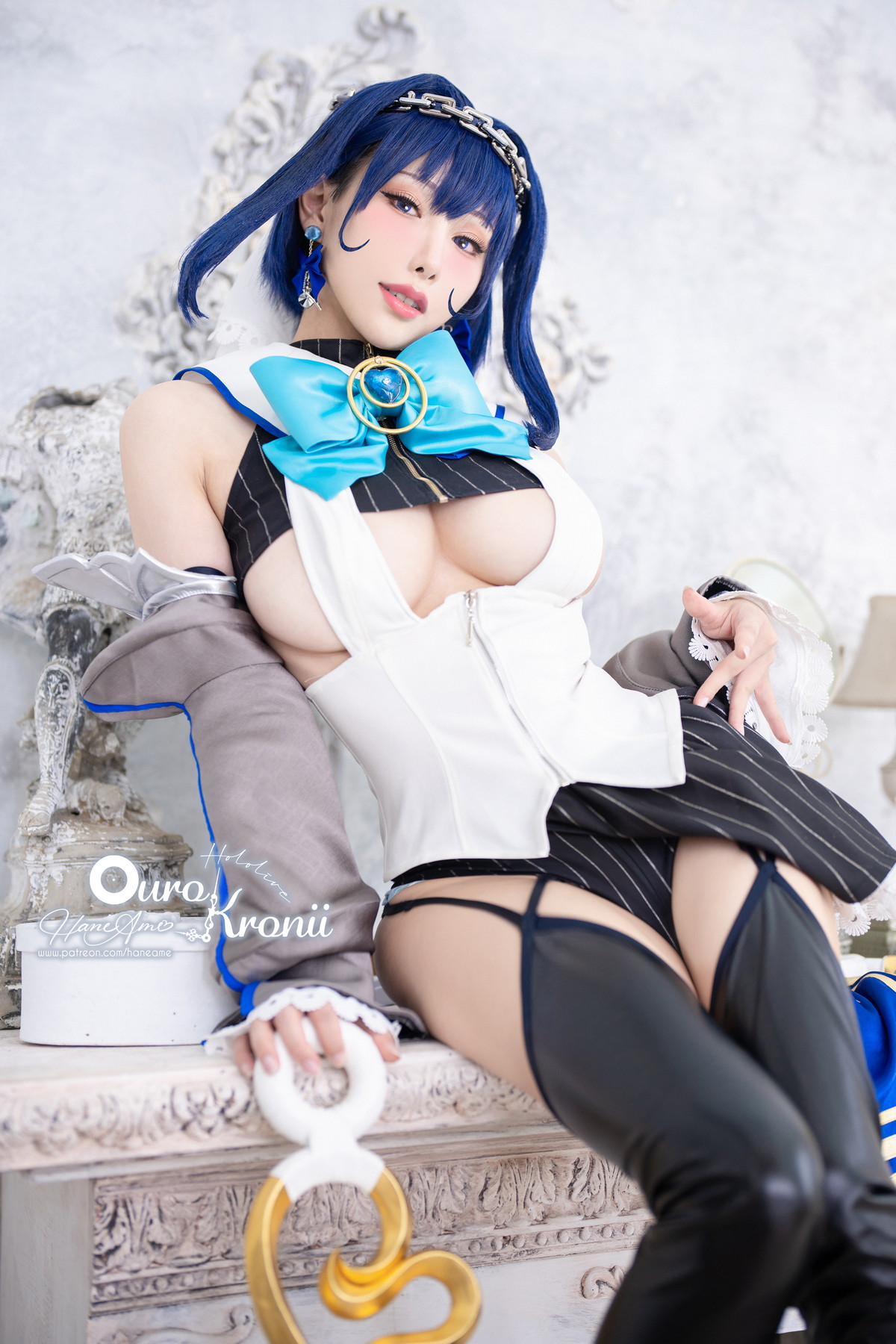 Xgyw.Net_Coser美女雨波_HaneAme-Hololive Kronii主题性感低胸服饰秀完美身材诱惑写真54P