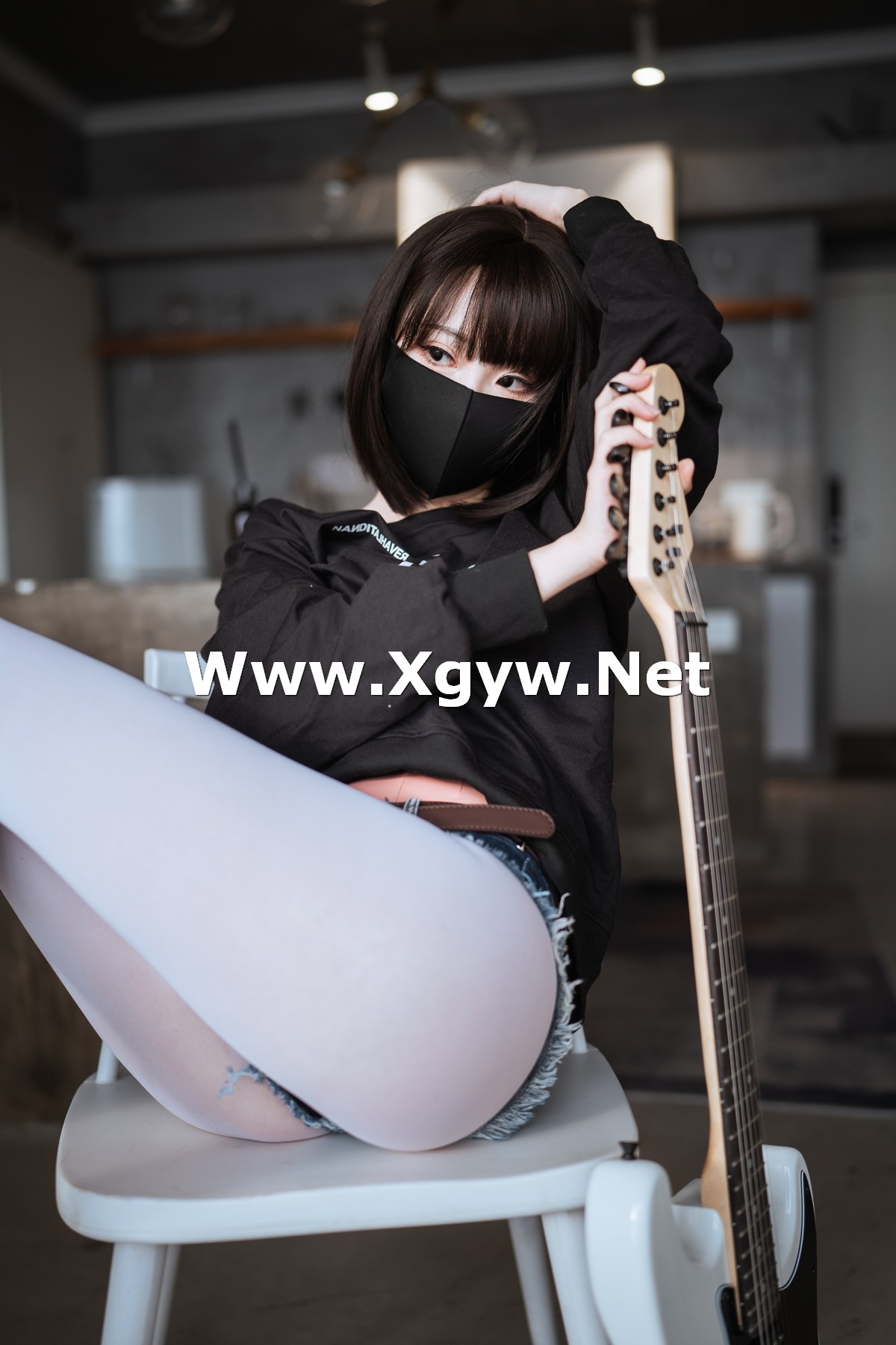 Xgyw.Net_可爱人气Coser面饼仙儿升玖主题私房半脱露性感连体衣配白丝裤袜撩人诱惑写真54P