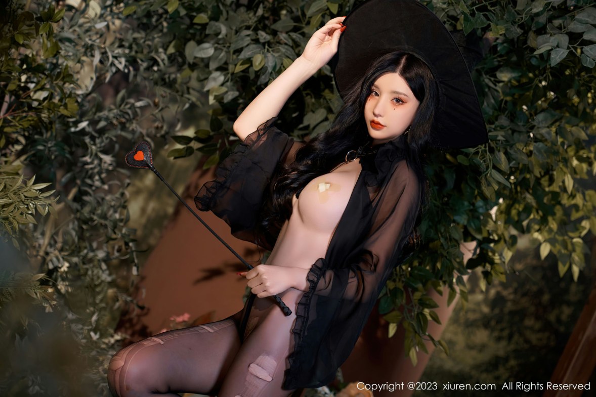 Xgyw.Net_XiuRen第6362期_女神周于希Sally女巫的救赎主题半脱露豪乳遮点惹火诱惑写真71P