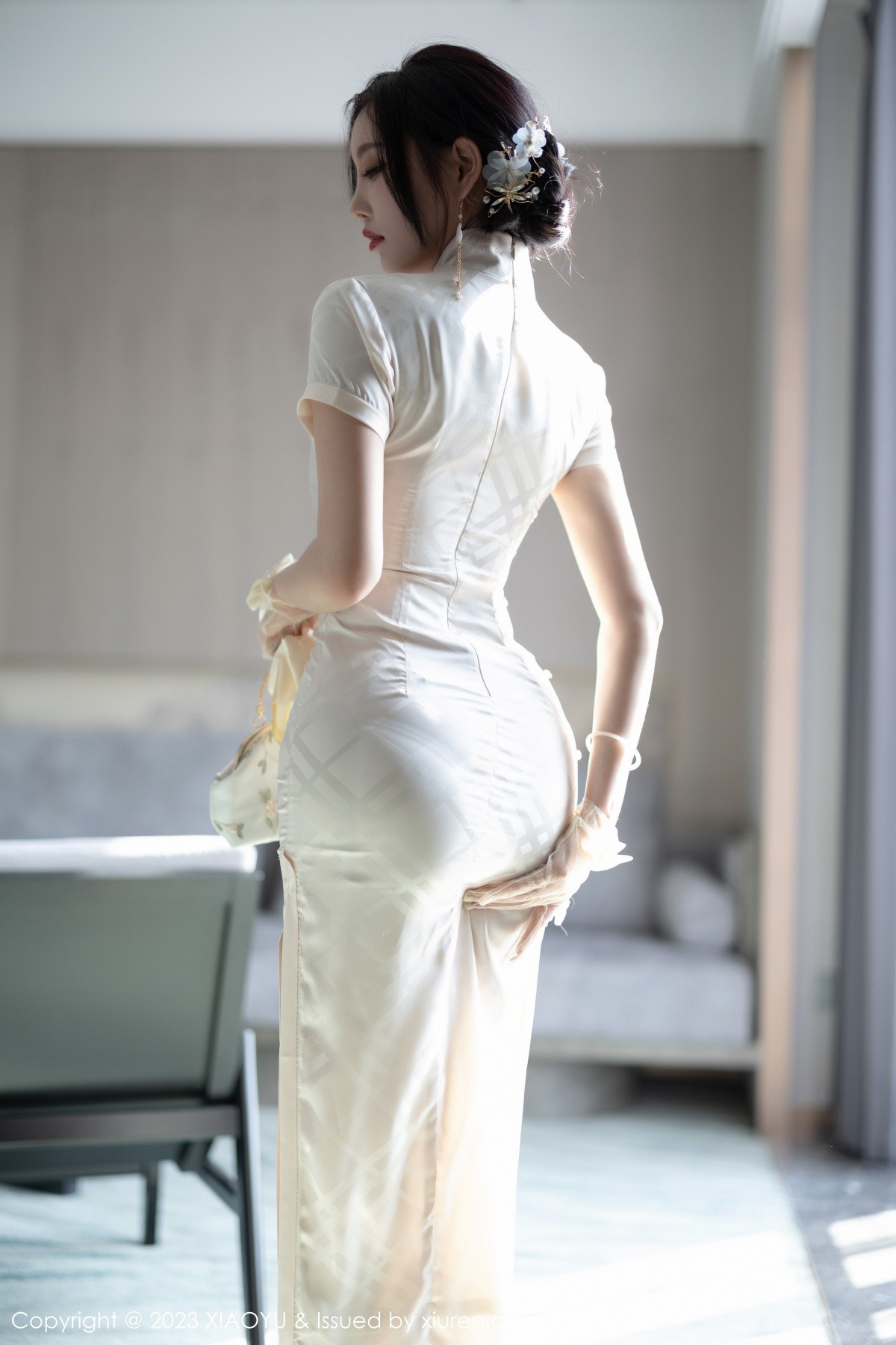 Xgyw.Net_[XiaoYu画语界]Vol.978_女神杨晨晨Yome性感白色典雅旗袍配白丝袜秀丰腴身材诱惑写真85P