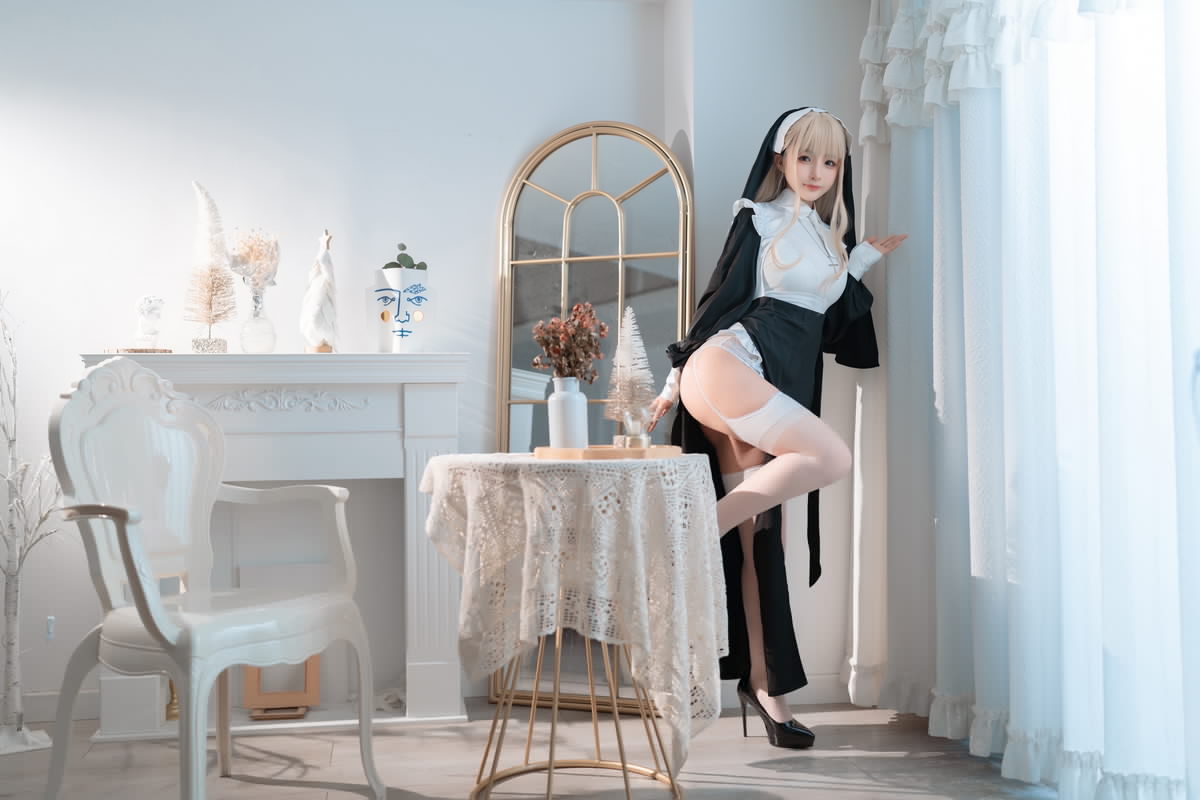 Xgyw.Net_网络美女桜井宁宁修女主题性感白色高叉连体衣配白色蕾丝吊袜秀美腿诱惑写真41P
