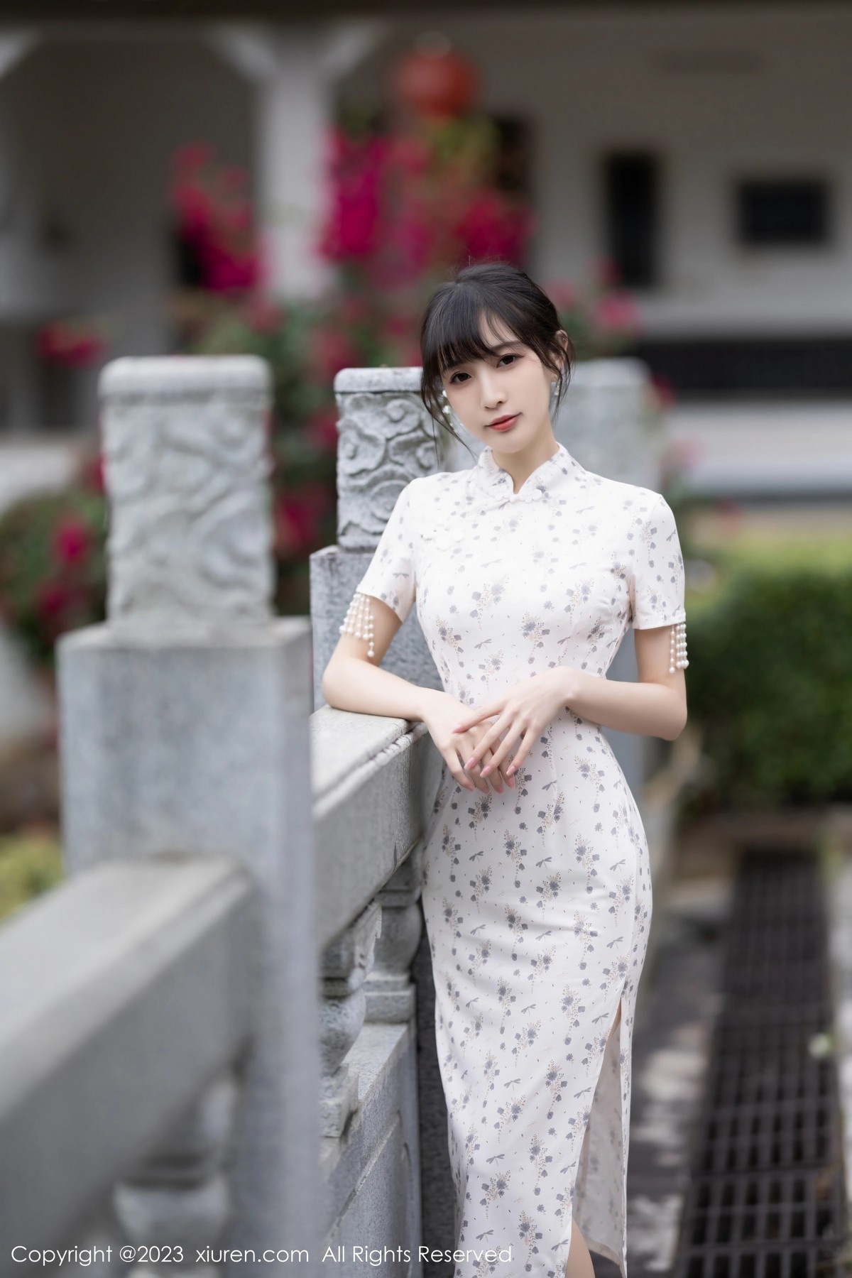 Xgyw.Net_XiuRen第6346期_模特林星阑海南旅拍性感浅色短款旗袍露浅粉色蕾丝内衣迷人写真85P