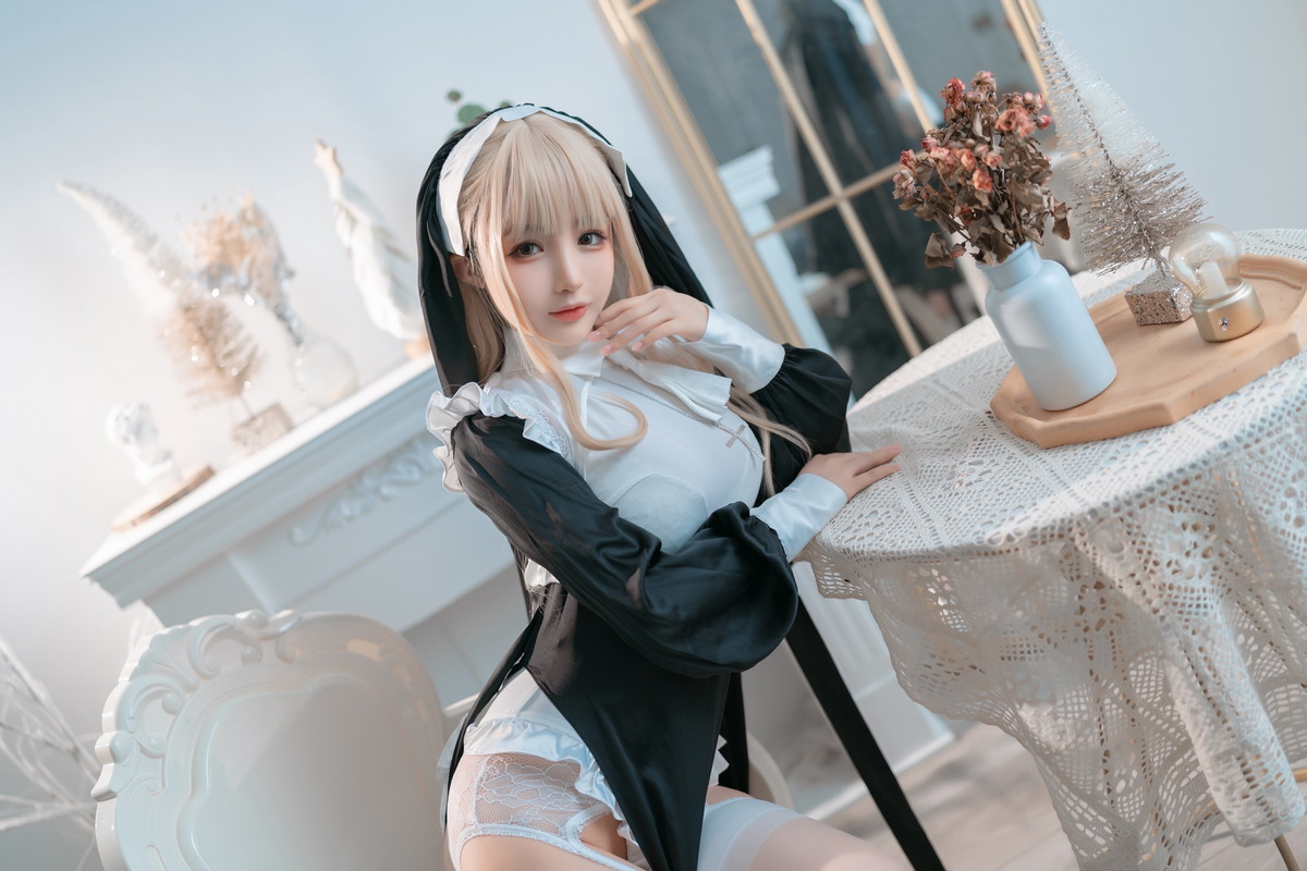 Xgyw.Net_网络美女桜井宁宁修女主题性感白色高叉连体衣配白色蕾丝吊袜秀美腿诱惑写真41P
