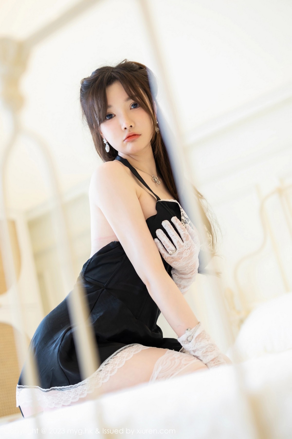 Xgyw.Net_[MyGirl美媛馆]Vol.648_模特糯美子MINIbabe淡蓝露肩连衣短裙秀童颜巨乳身材诱惑写真45P