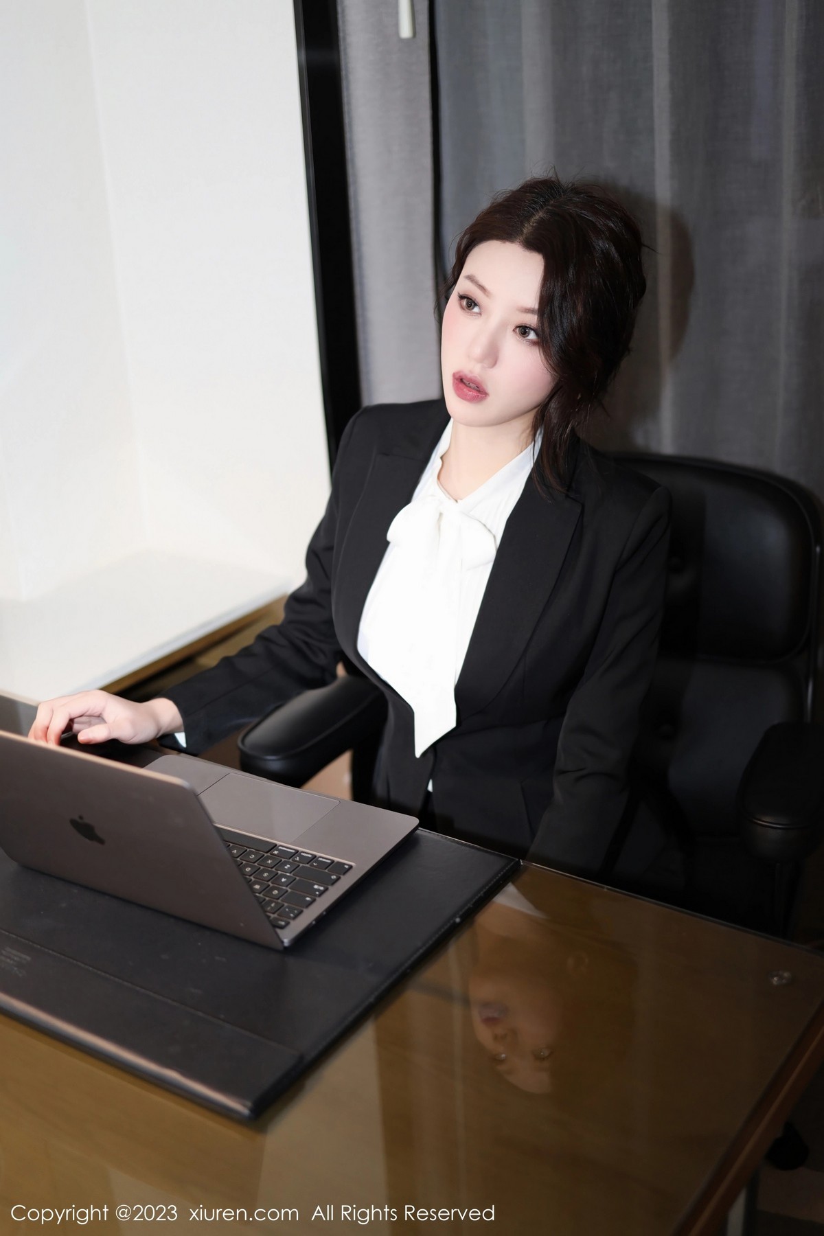 Xgyw.Net_XiuRen第6342期_模特米娜MnaL性感白T配开档黑丝情趣捆绑秀惹火身材诱惑写真95P