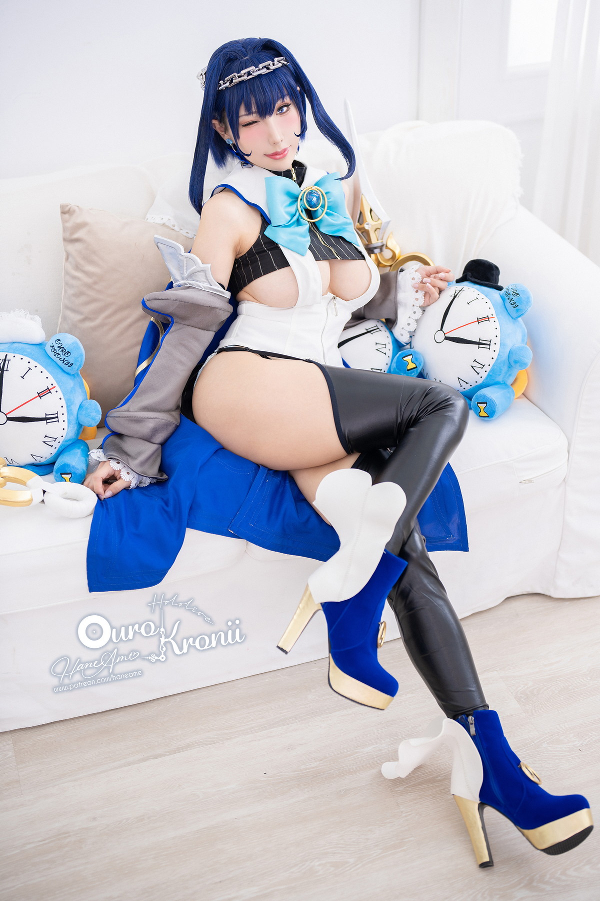Xgyw.Net_Coser美女雨波_HaneAme-Hololive Kronii主题性感低胸服饰秀完美身材诱惑写真54P
