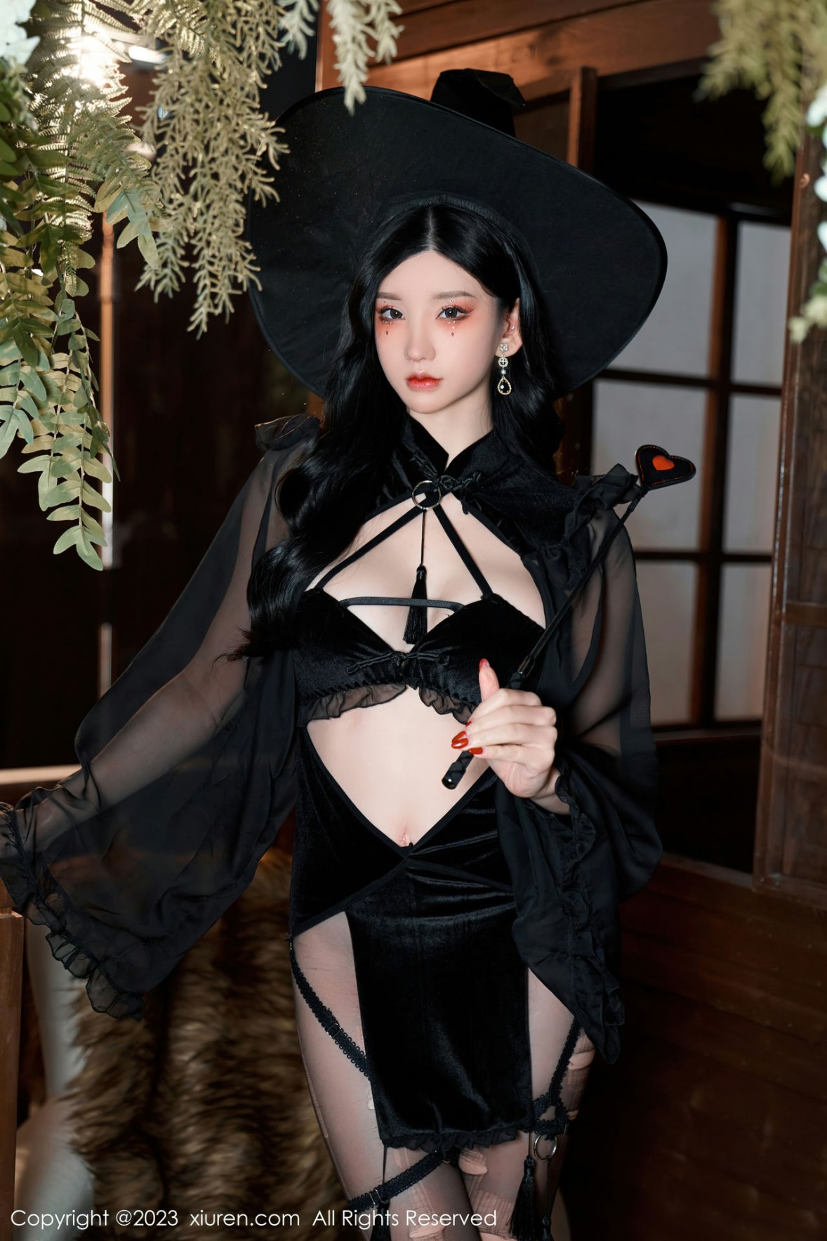 Xgyw.Net_XiuRen第6362期_女神周于希Sally女巫的救赎主题半脱露豪乳遮点惹火诱惑写真71P