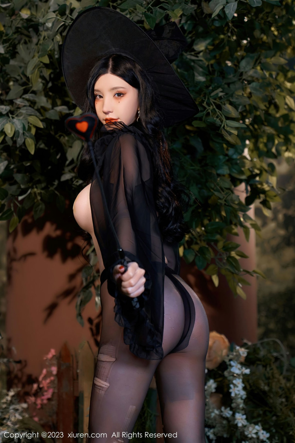 Xgyw.Net_XiuRen第6362期_女神周于希Sally女巫的救赎主题半脱露豪乳遮点惹火诱惑写真71P