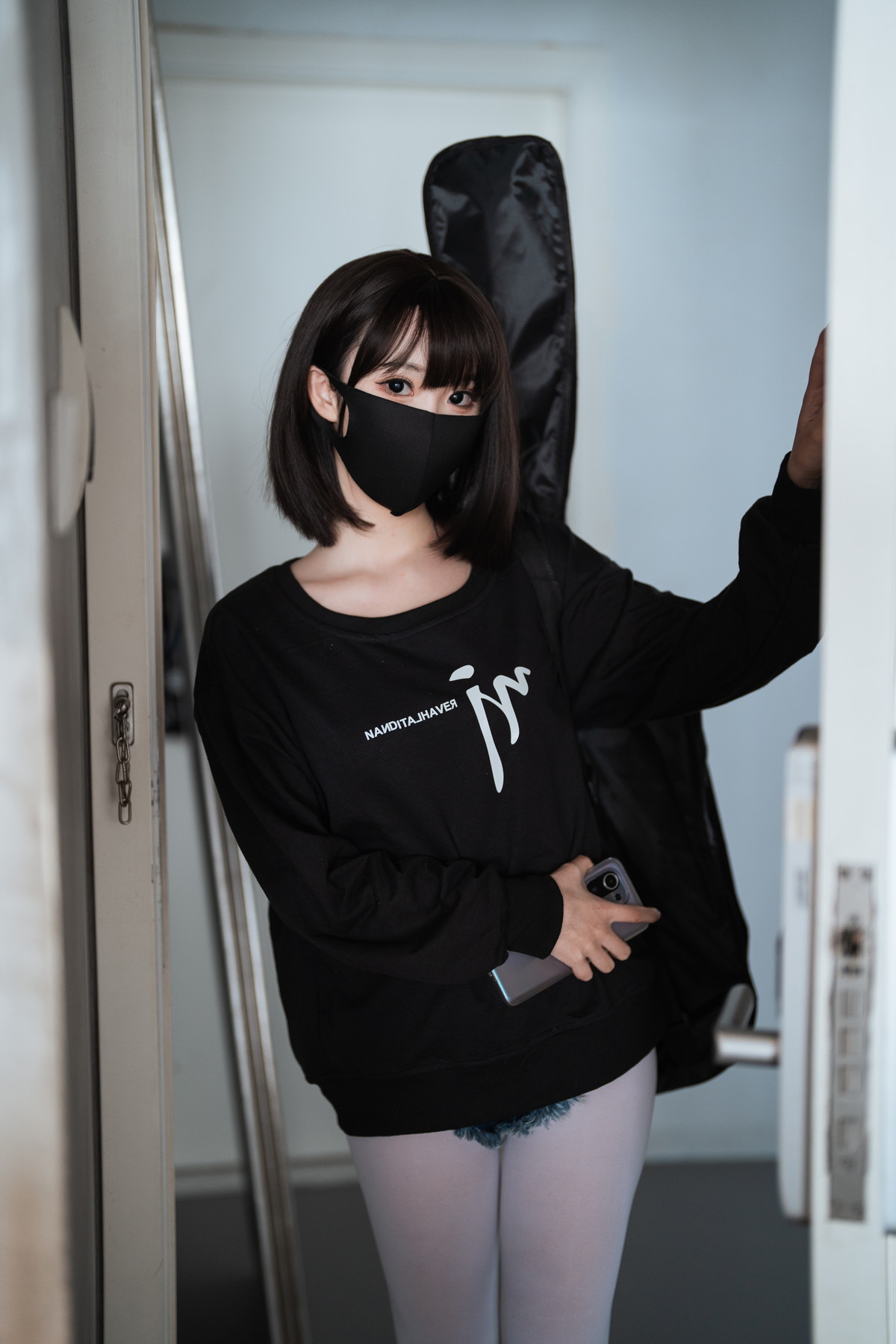 Xgyw.Net_可爱人气Coser面饼仙儿升玖主题私房半脱露性感连体衣配白丝裤袜撩人诱惑写真54P