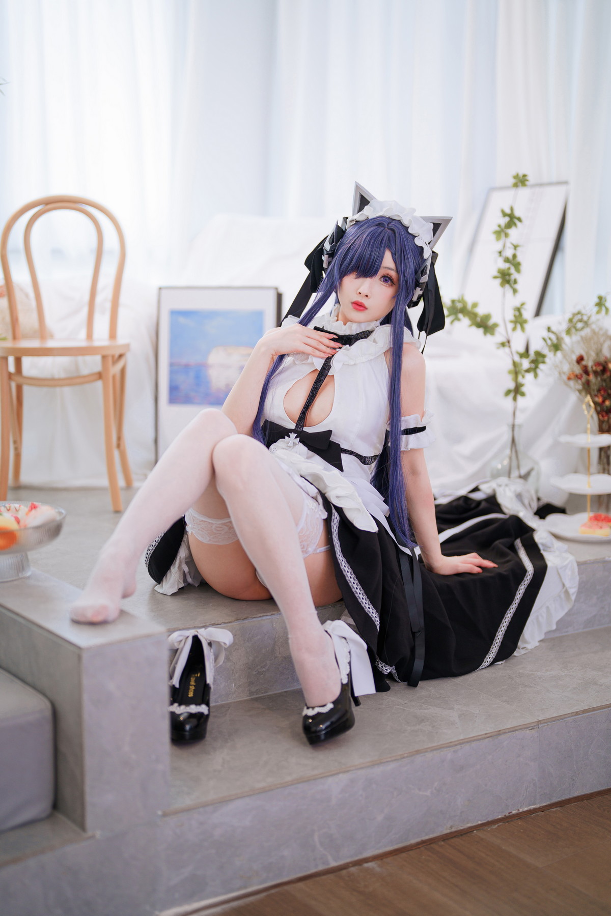 Xgyw.Net_网络美女rioko凉凉子奥古斯特女仆装主题性感白色女仆装配白丝吊袜诱惑写真40P