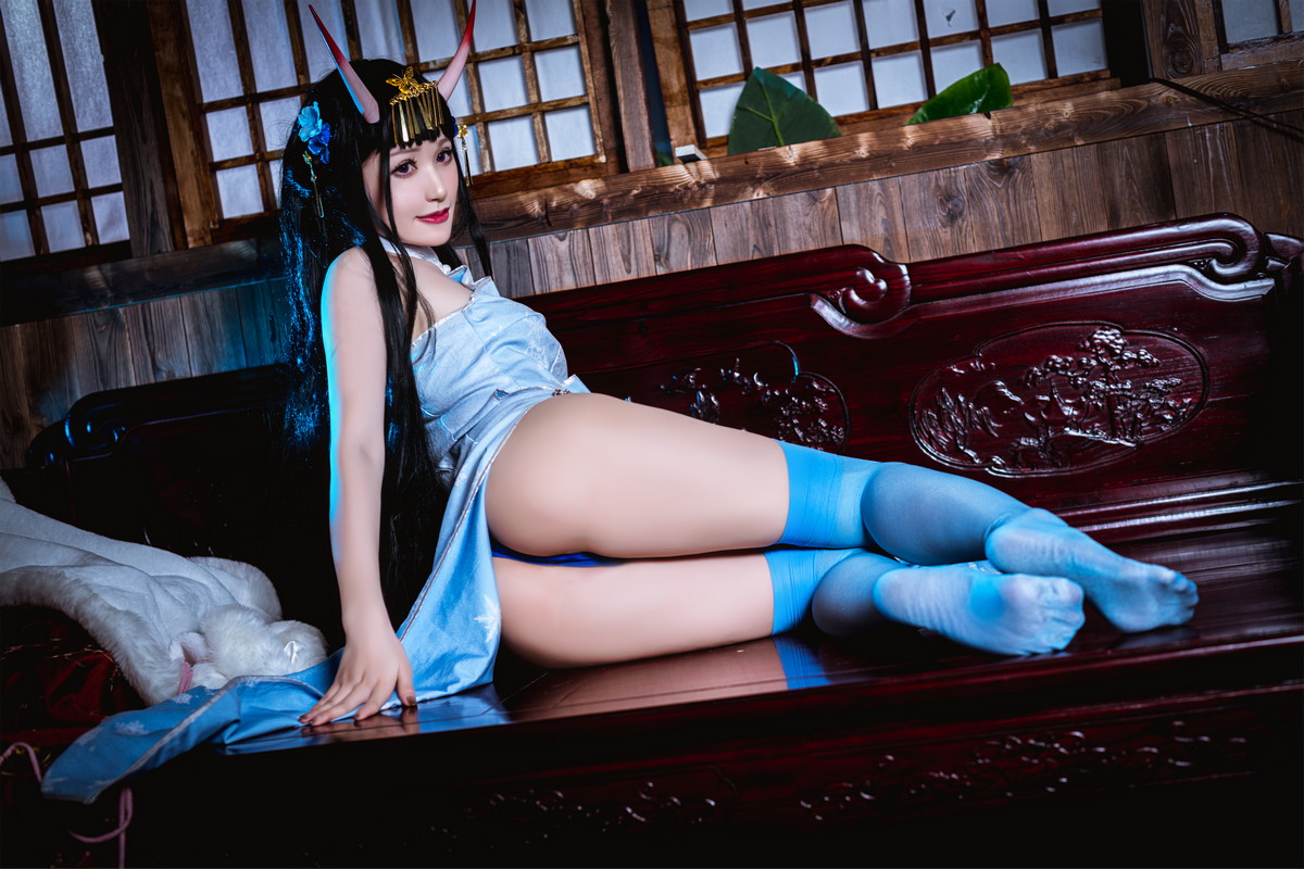 Xgyw.Net_网络美女木之本果花容主题性感蓝色旗袍装 白色情趣内衣秀惹火身材诱惑写真77P