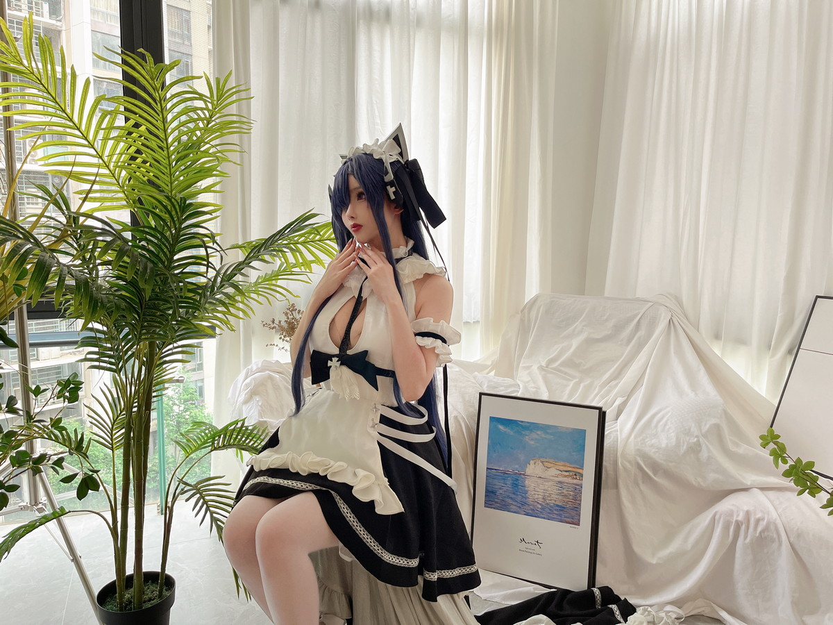 Xgyw.Net_网络美女rioko凉凉子奥古斯特女仆装主题性感白色女仆装配白丝吊袜诱惑写真40P