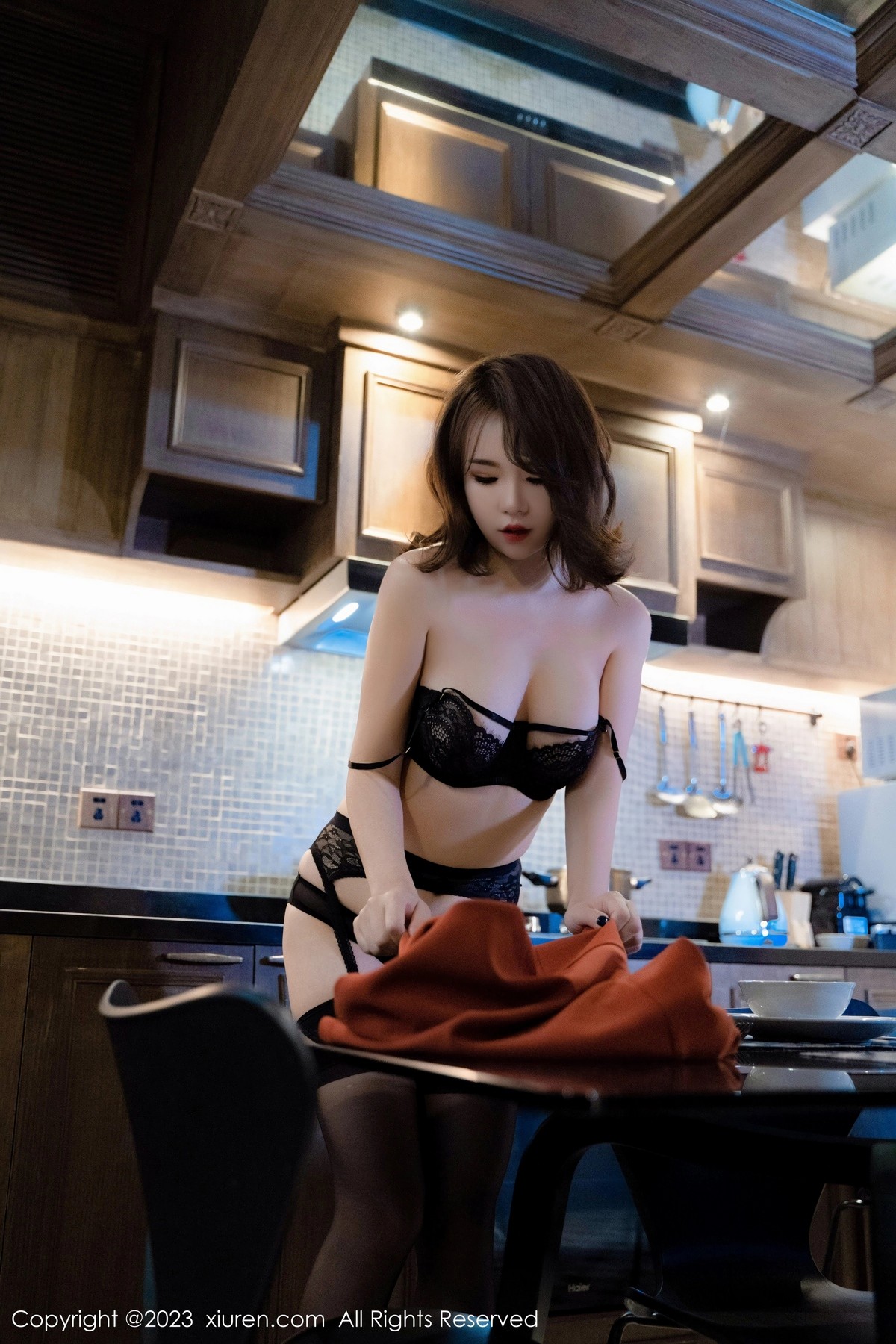 Xgyw.Net_XiuRen第6363期_女神雅雯半脱红色连衣短裙露黑色蕾丝内衣配超薄黑丝诱惑写真58P