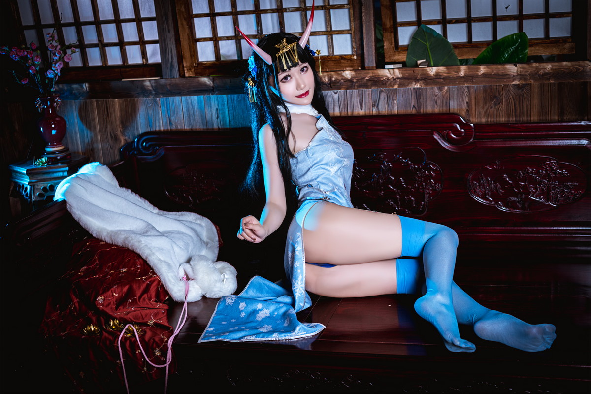 Xgyw.Net_网络美女木之本果花容主题性感蓝色旗袍装 白色情趣内衣秀惹火身材诱惑写真77P