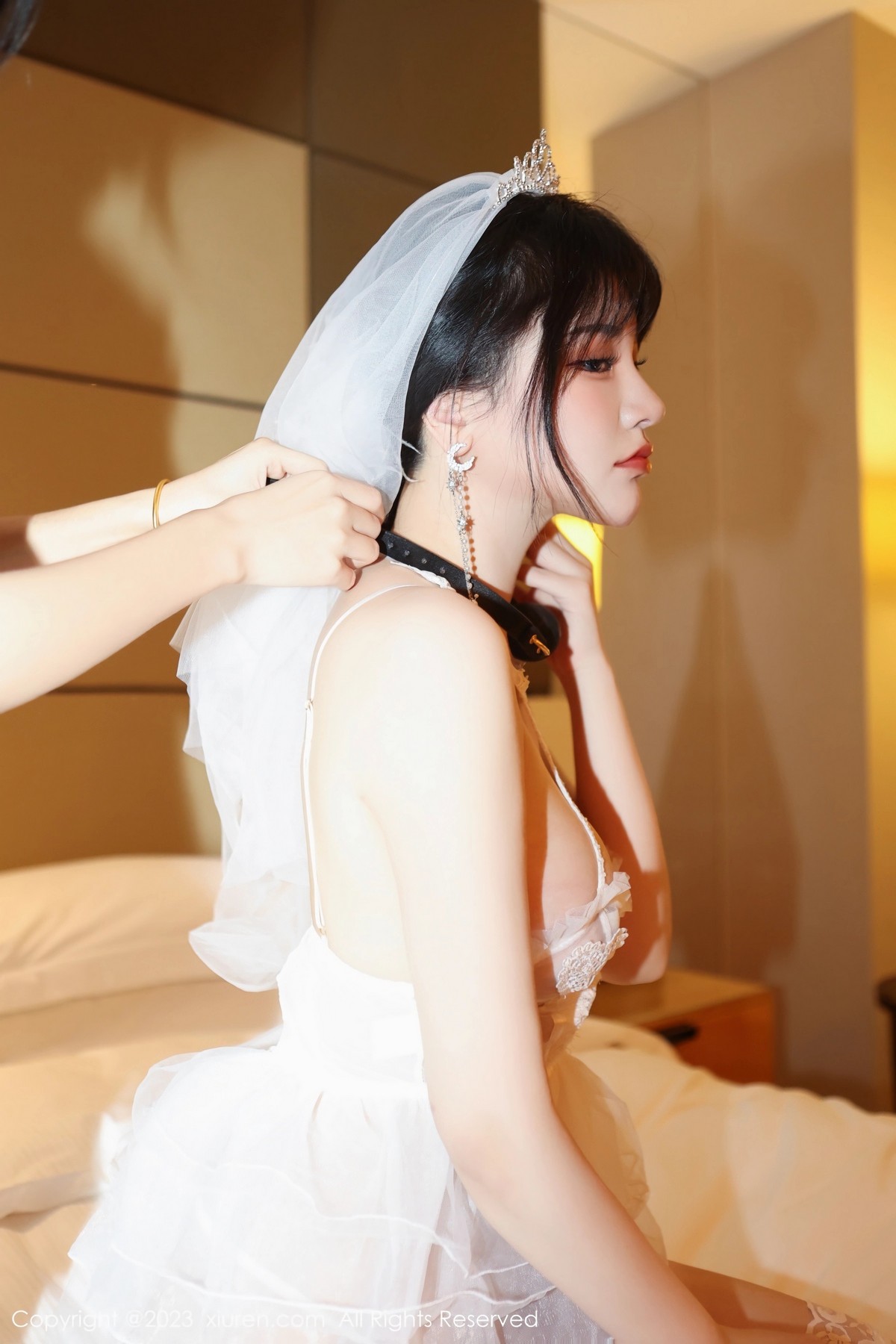 Xgyw.Net_XiuRen第6365期_模特桃桃子_性感白色蕾丝婚纱配白丝袜透视秀惹火身材诱惑写真89P
