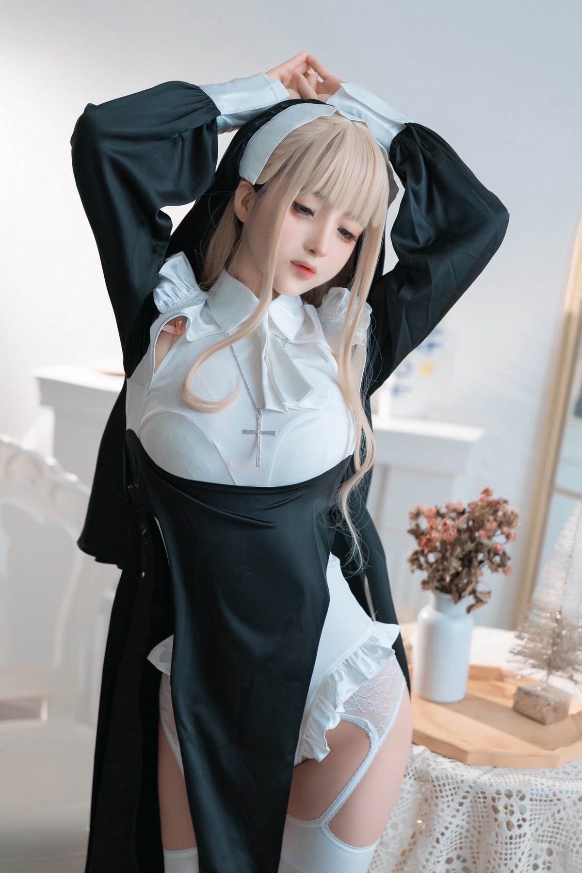 Xgyw.Net_网络美女桜井宁宁修女主题性感白色高叉连体衣配白色蕾丝吊袜秀美腿诱惑写真41P