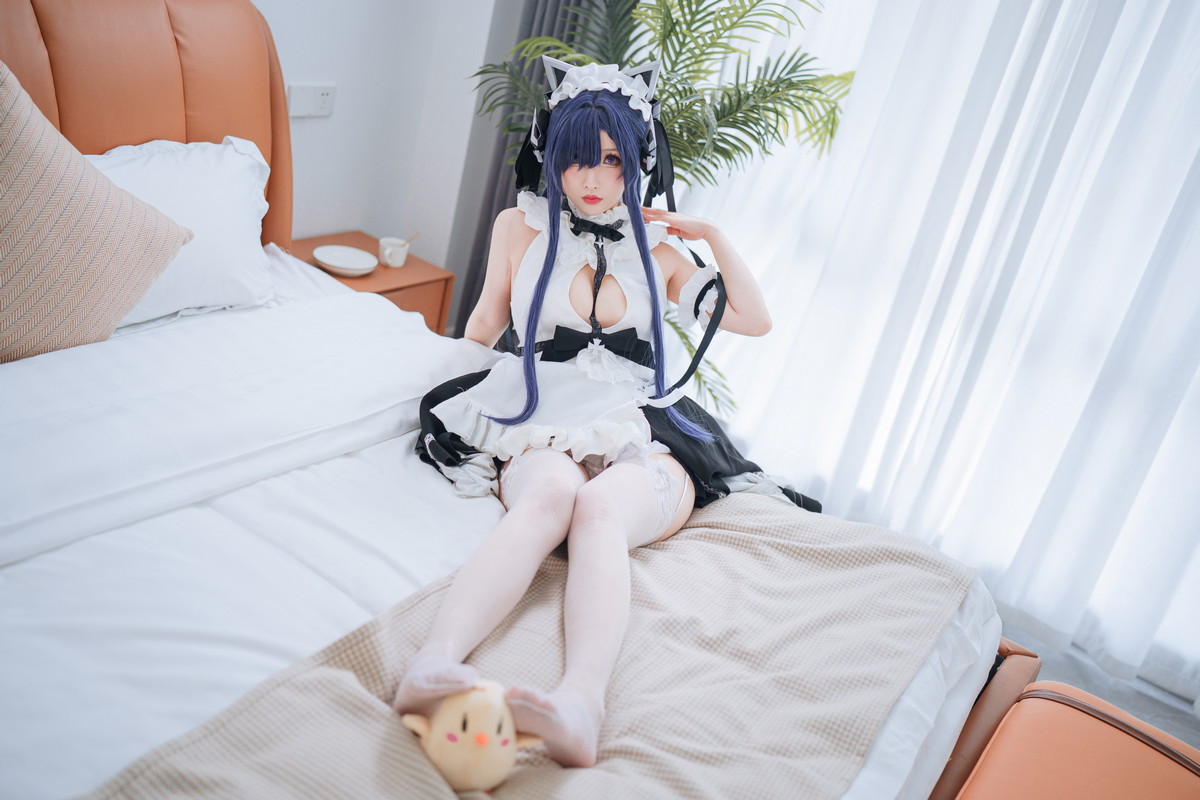 Xgyw.Net_网络美女rioko凉凉子奥古斯特女仆装主题性感白色女仆装配白丝吊袜诱惑写真40P