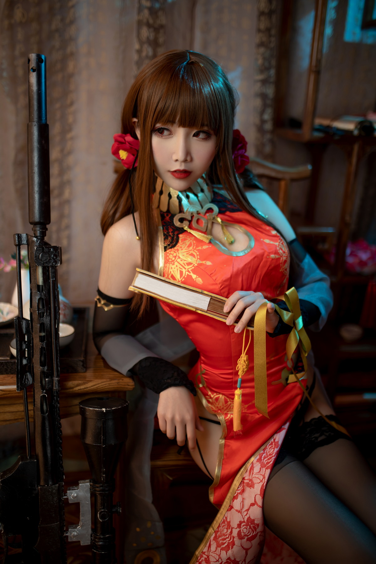Xgyw.Net_可爱人气Coser面饼仙儿红牡丹主题性感红色旗袍服饰配黑丝吊袜秀美腿诱惑写真34P