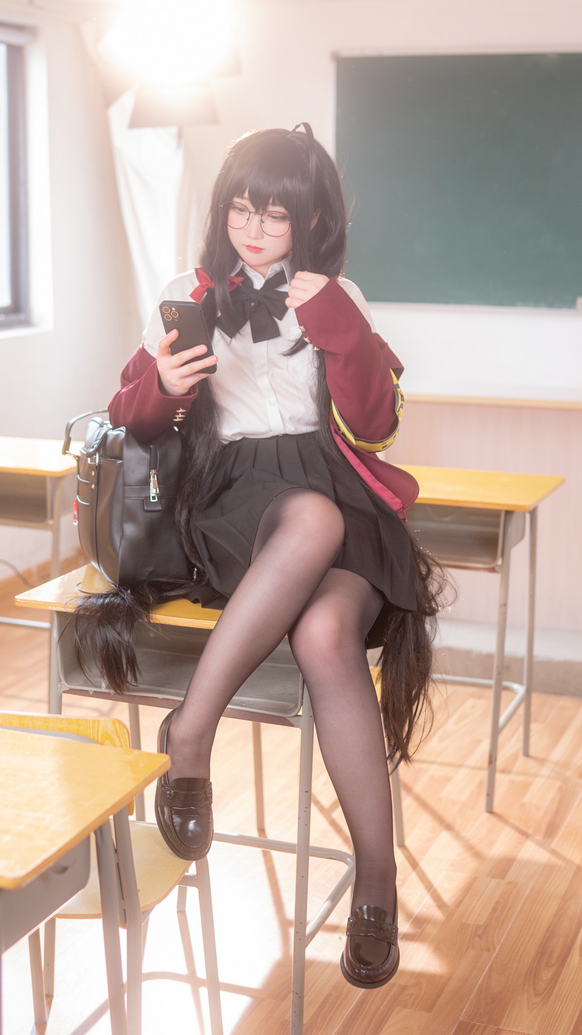 Xgyw.Net_Coser妹子Sayako_今年4岁大凤JK主题性感黑色短裙下超薄黑丝秀美腿诱惑写真50P