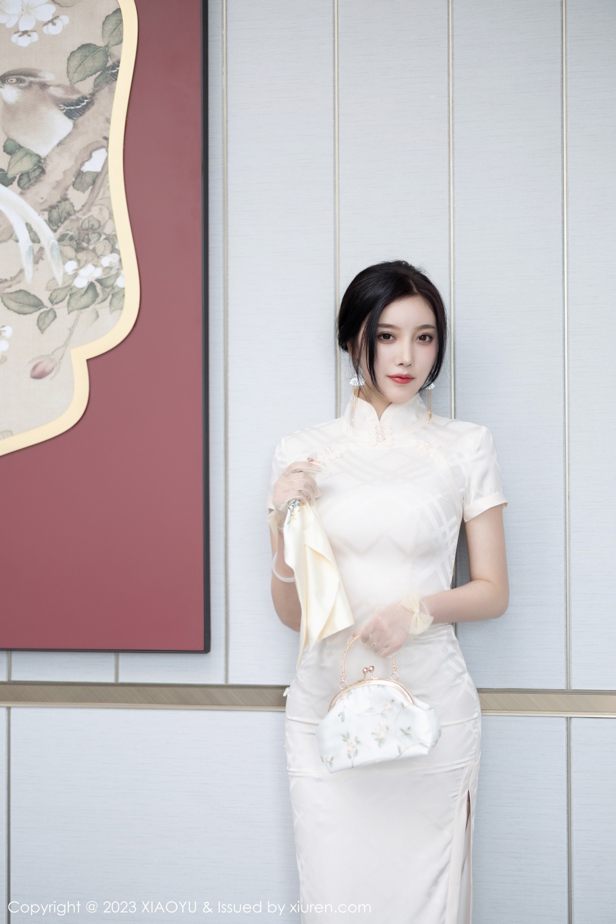 Xgyw.Net_[XiaoYu画语界]Vol.978_女神杨晨晨Yome性感白色典雅旗袍配白丝袜秀丰腴身材诱惑写真85P
