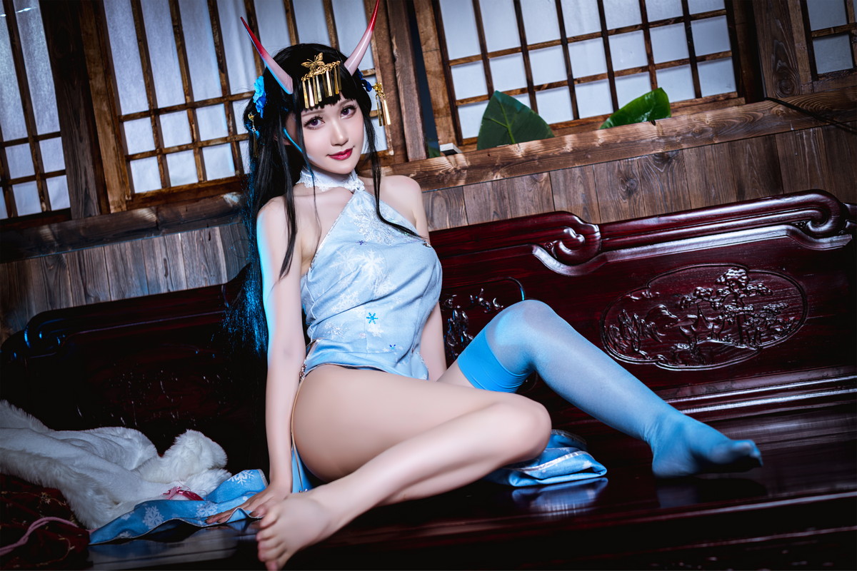 Xgyw.Net_网络美女木之本果花容主题性感蓝色旗袍装 白色情趣内衣秀惹火身材诱惑写真77P
